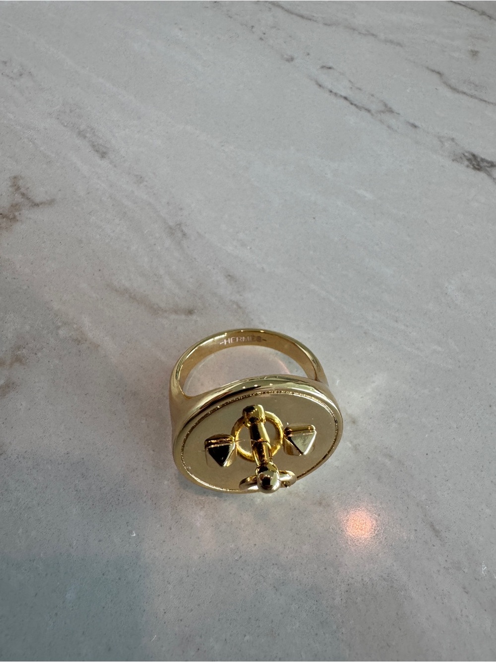 Luxury Gold-Tone Paramid 90cm Scarf Ring - Picture 5 of 7